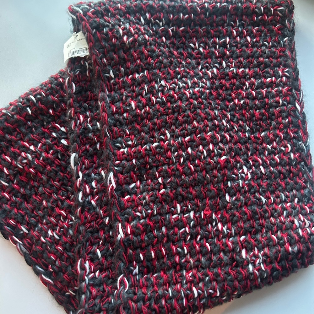 Versona NEW red and charcoal retro knit wrap one size acrylic cozy gift - Picture 6 of 6